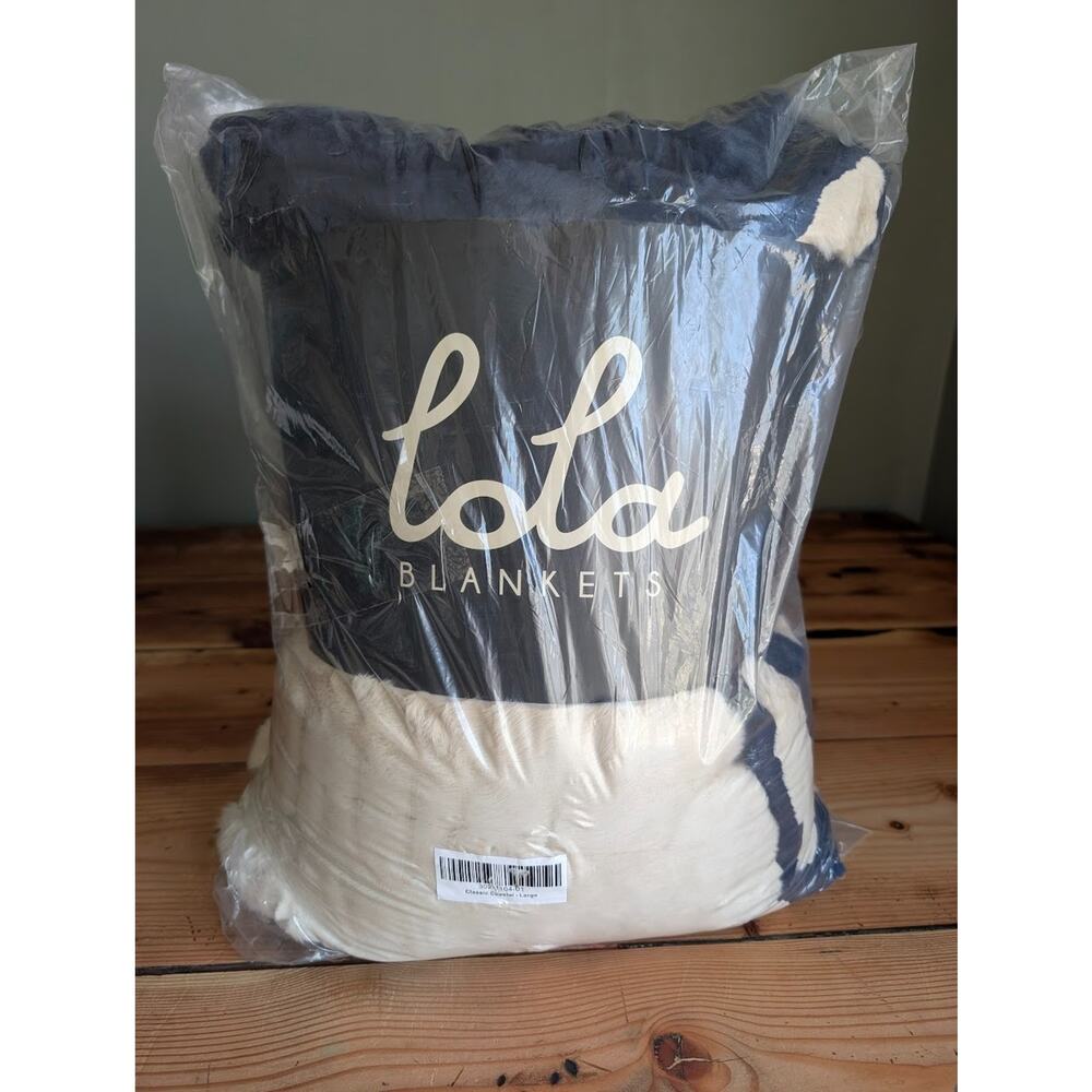 Lola Soft Blanket – Large 60" x 72" Luxury Plush Throw (Classic Coastal)